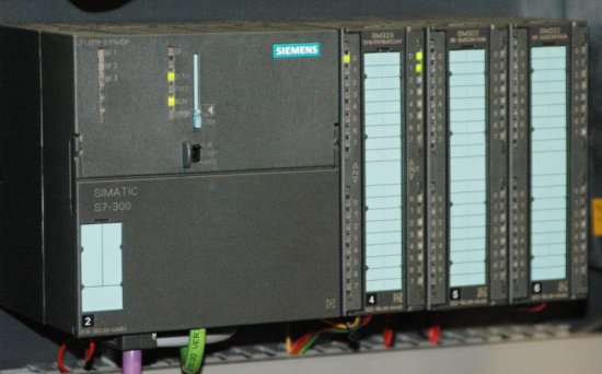 Программируемый контроллер Siemens