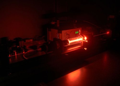 Гелий-неоновый лазер
