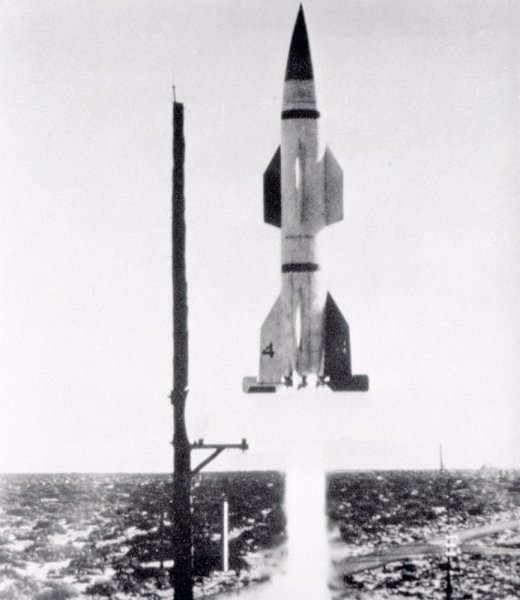 Немецкая зенитная радиоуправляемая ракета класса