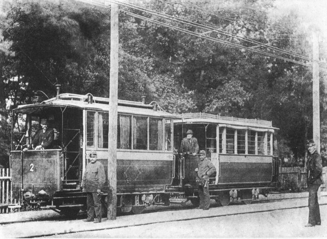 Первый тип трамваев Modling и Hinterbr?hl с питанием от биполярной воздушной линии