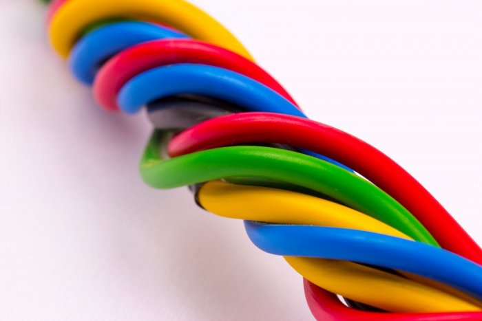 Цветная полимерная изоляция кабелей