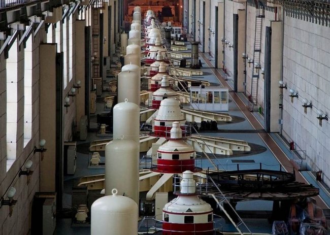 Машинный зал Жигулёвской ГЭС