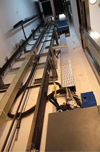 Аппараты управления в шахте лифта