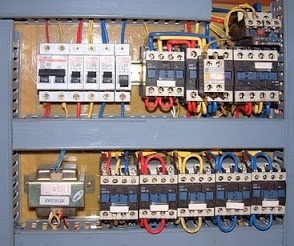 Электрическая схема в шкафу управления