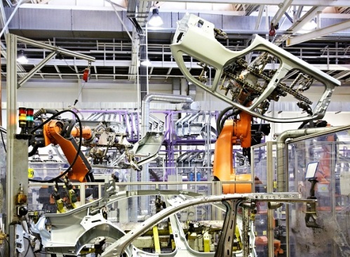 Роботы на промышленном предприятии