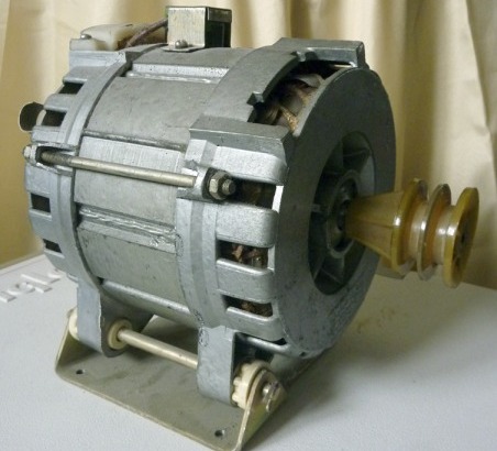 Двухскоростной конденсаторный асинхронный электродвигатель типа ДАСМ-2