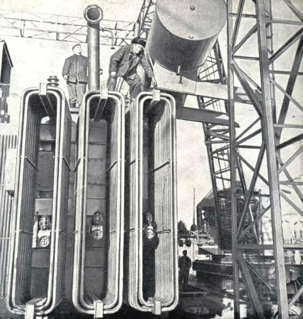 Монтаж открытого распределительного устройства, 1959 год 