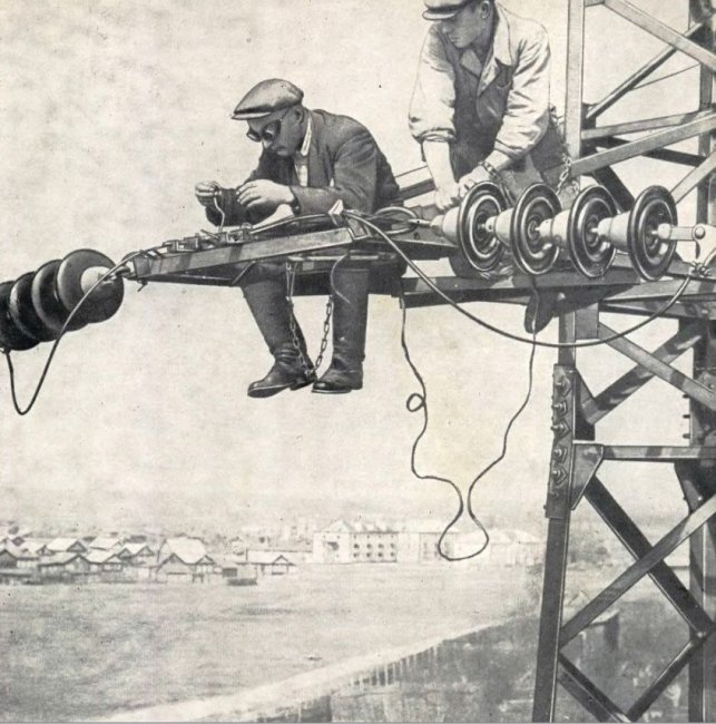 Электромонтеры на ЛЭП, 1962 год