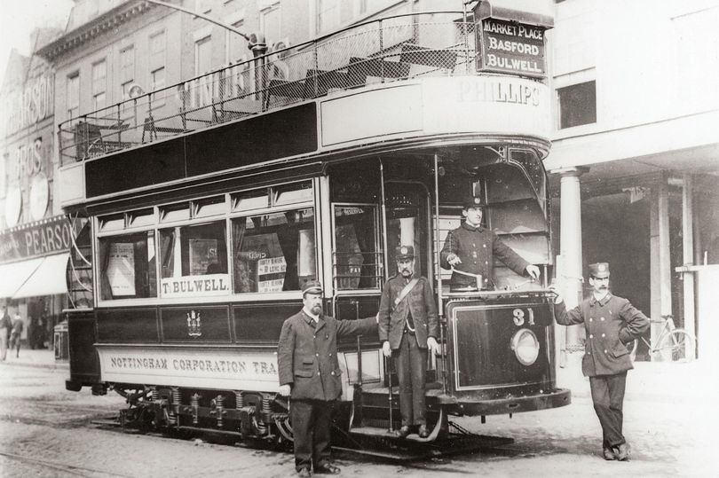 Первый трамвай 2. Трамвай 19 века. Электро трамвай 1905. Первый трамвай. Трамвай 1900 годов.