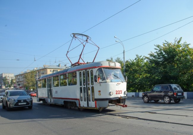 Трамвай на улицах Твери