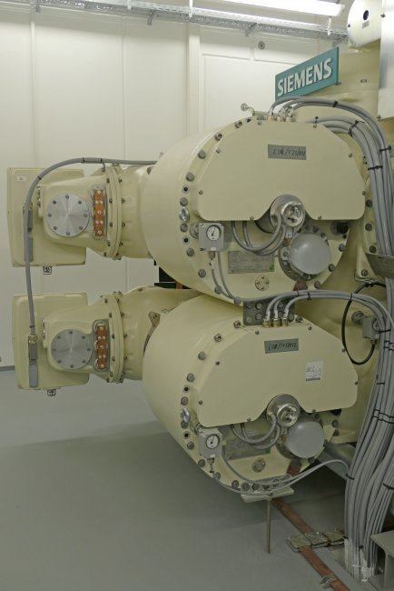 Контейнер со встроенной системой измерения и тока напряжения на сборных шинах и заземлением на КРУЭ 110 кВ