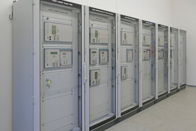 Шкафы управления для защиты и управления распределительным устройством 110 кВ на подстанции