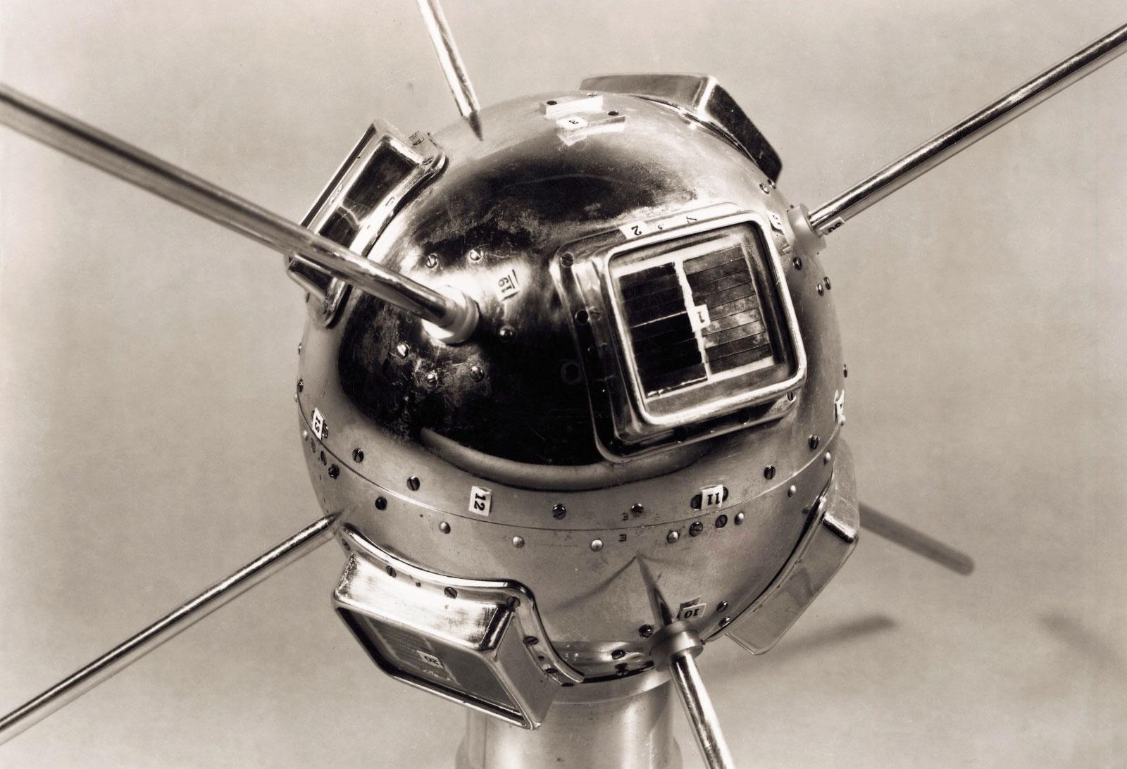 Первый спутник земли сша. Спутник США Авангард 1. Vanguard 1 Спутник. Авангард-1 искусственный Спутник. Vanguard 2 Спутник.