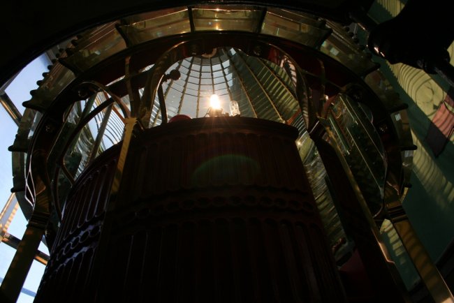 Оптическая система маяка в Пойнт-Рейес, Калифорния, построенного в 1870 году