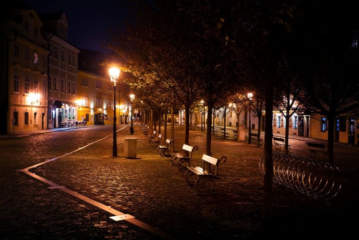 Освещение улицы в Праге