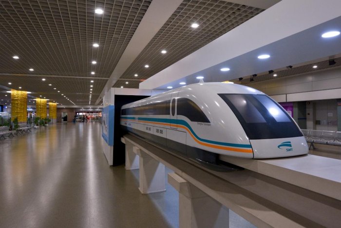 Поезд на магнитной подвеске в Китае
