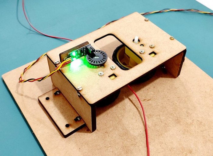 Проект электронного счетчика проводов с Arduino направлен на разработку автоматизированной системы, способной измерять количество ленты, проволоки или других материалов, которые двигатель способен намотать, заменяя ручной подсчет этих материалов.