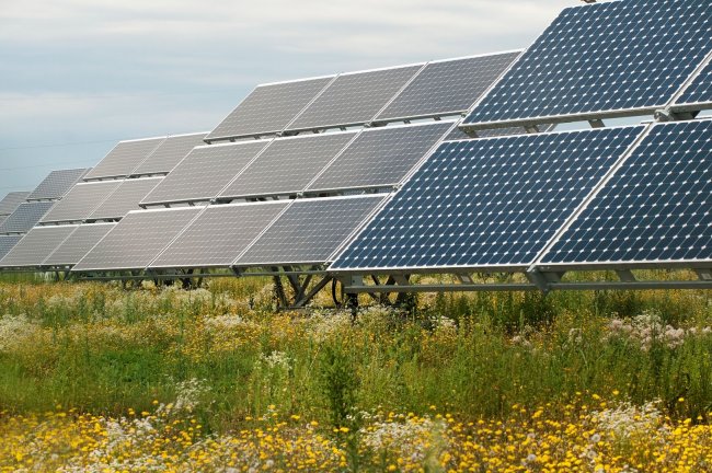 Солнечные панели фотоэлектрической электростанции