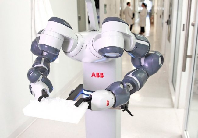 Автономный мобильный робот компании ABB
