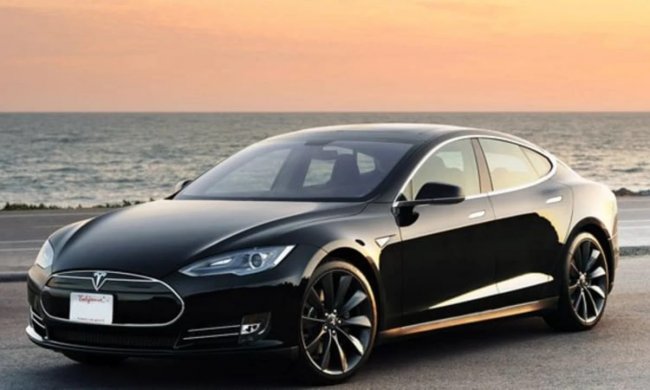 Легендарный электромобиль Tesla Model S