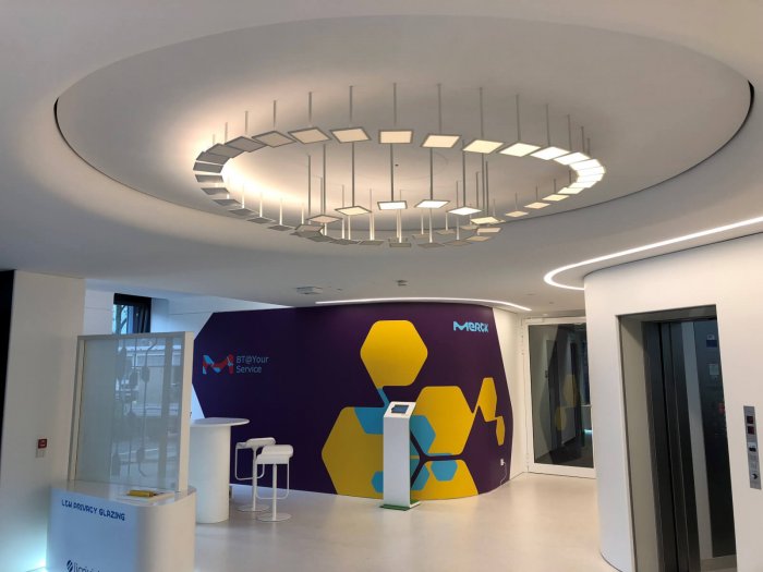 OLED-модули в дизайнерских светильниках и хайтек-интерьерах